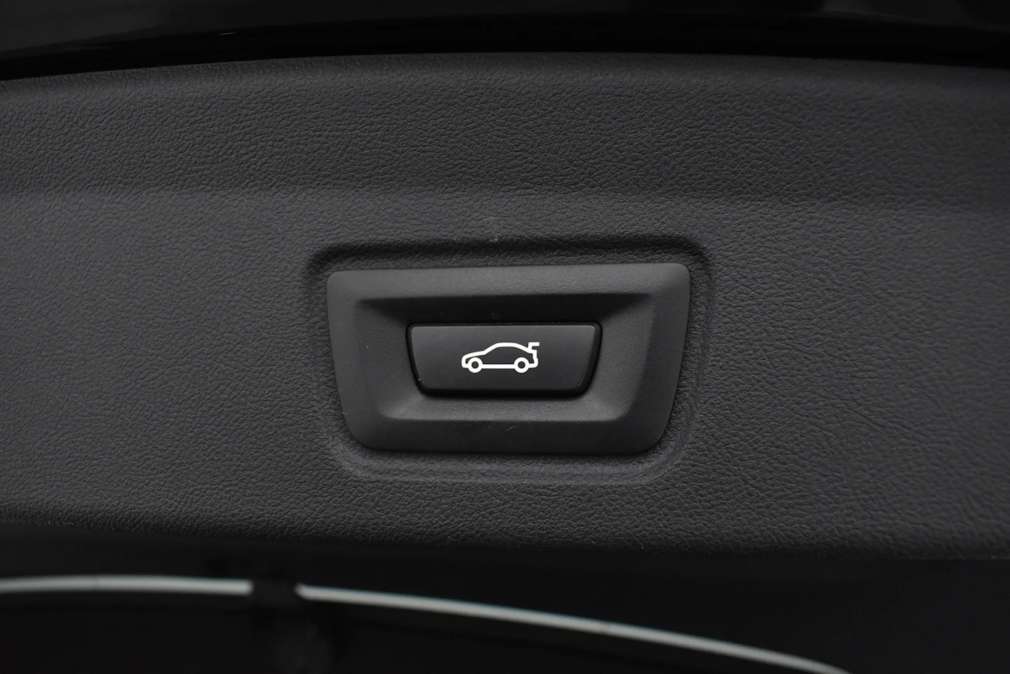 Car Image - Yb0MM4w2iCKx0HppUfW64