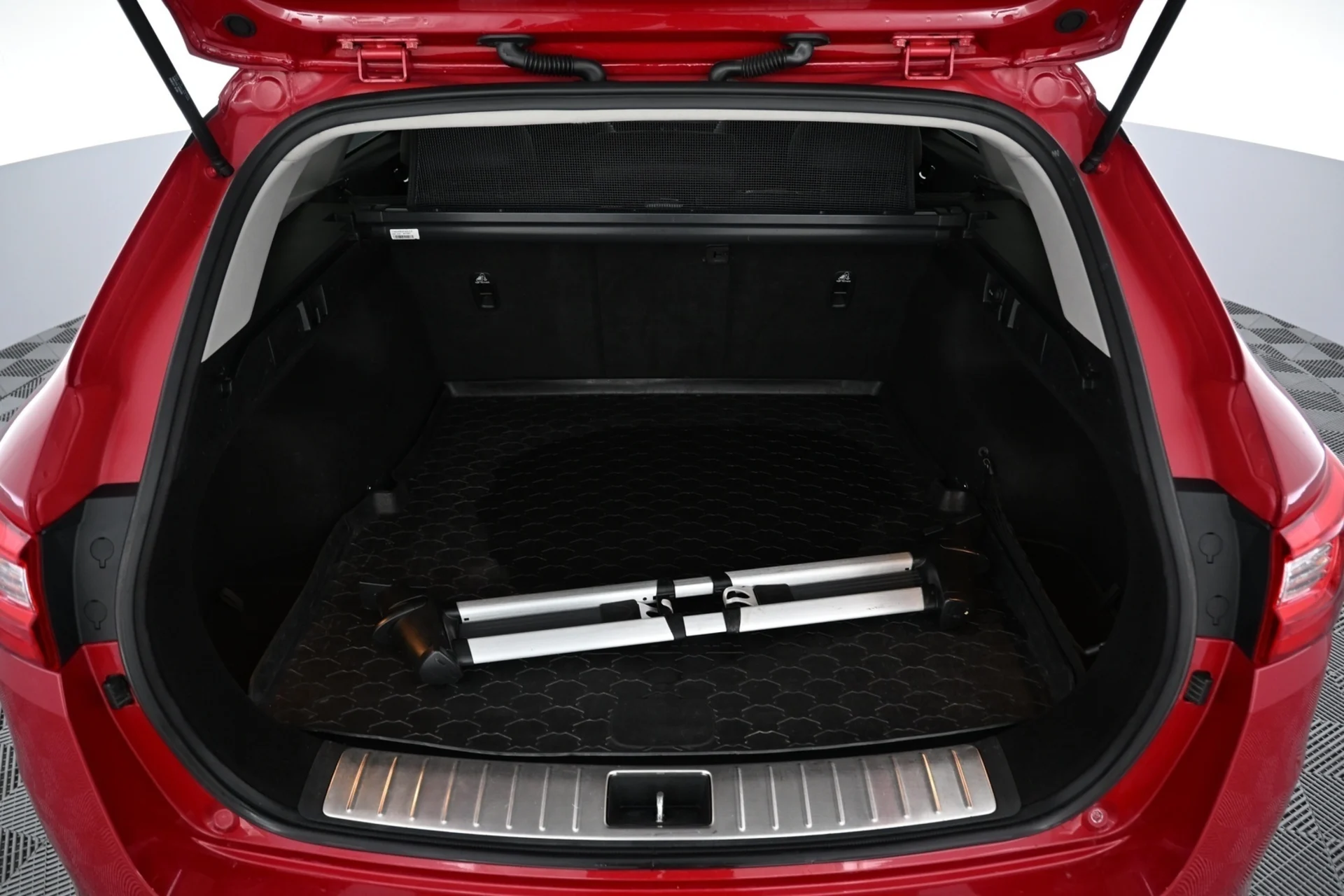 Car Image - 6wspHWL64cXlfoXK9TyIdr