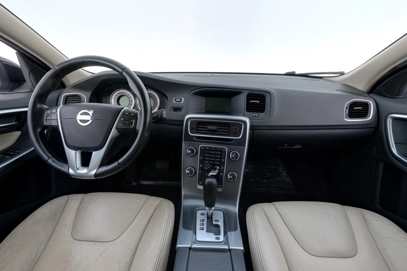 Car Image - 6DjbjsirjHqOL8QjM8KXnV
