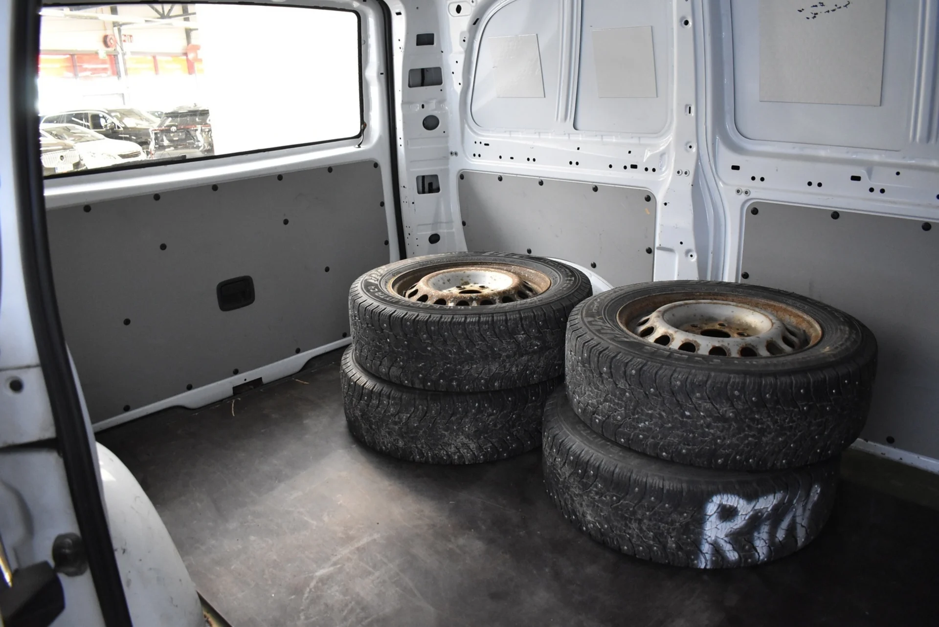 Car Image - 1WHbR1tsnxGSvBNhrK8ReT