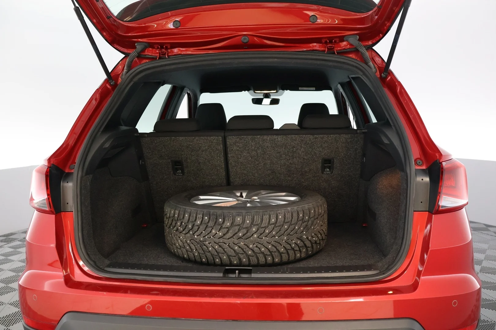 Car Image - 7jV5kvh9V8MClNINI3hq8S