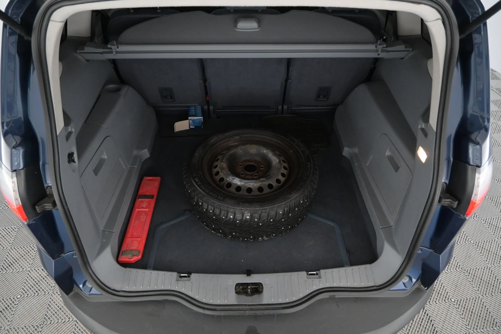 Car Image - 6SighWiRb3ydyVHcI4X6Y9