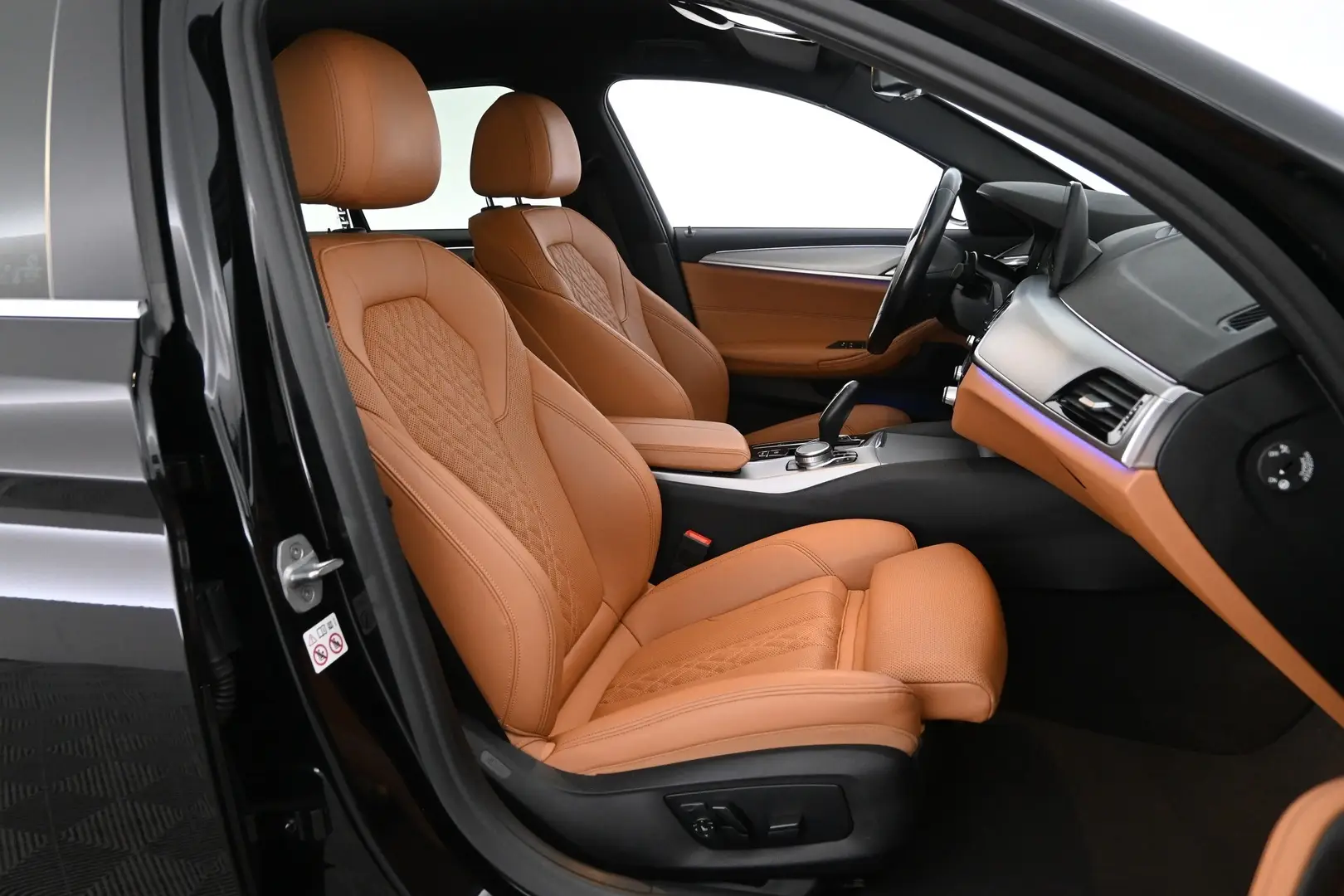 Car Image - 4FXZ93JsNoqcDRYtu2McAC