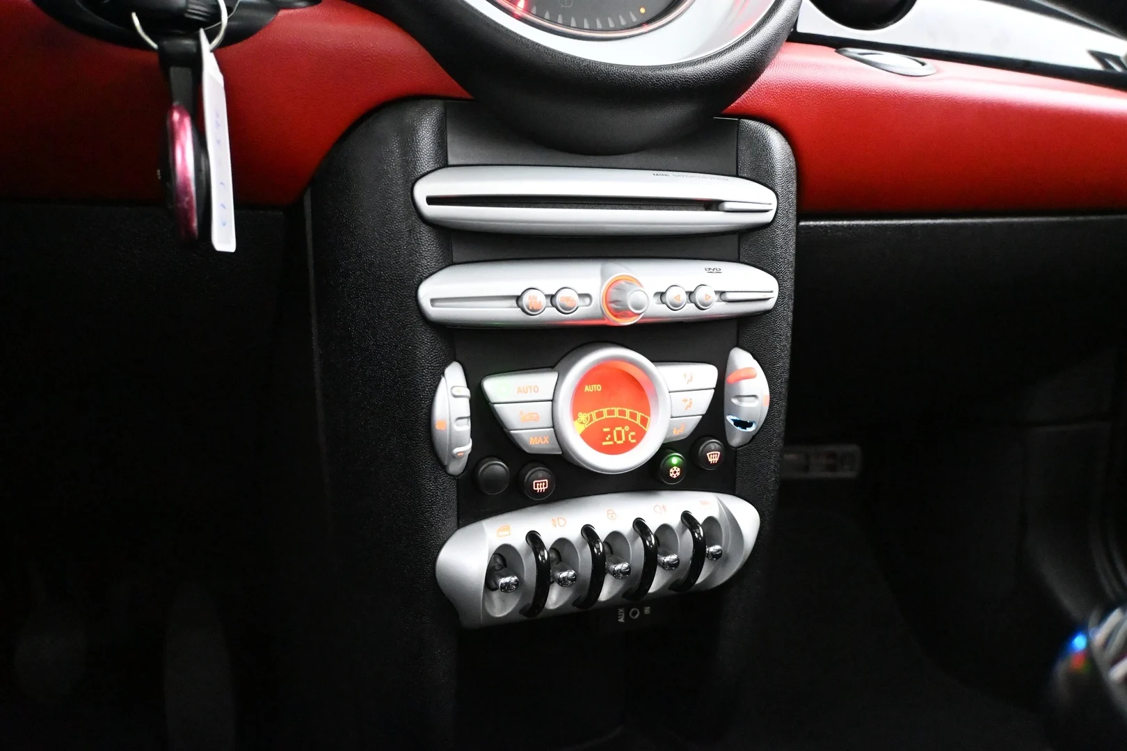 Car Image - 4Zhlo3zYpQnNwEVcc8OuF0