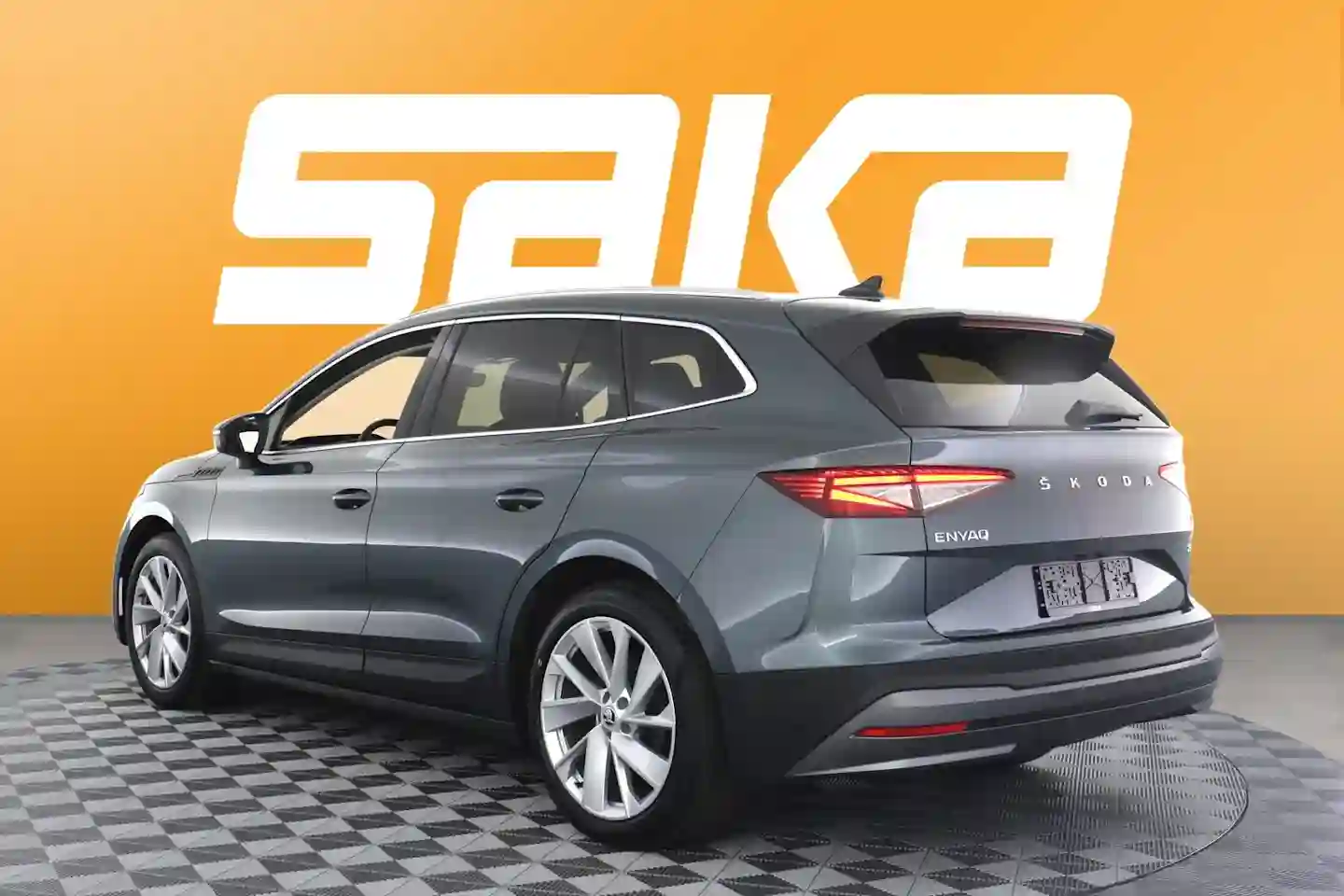 Car Image - 5ZU6b68Dx6qH8kbUcgeGJl