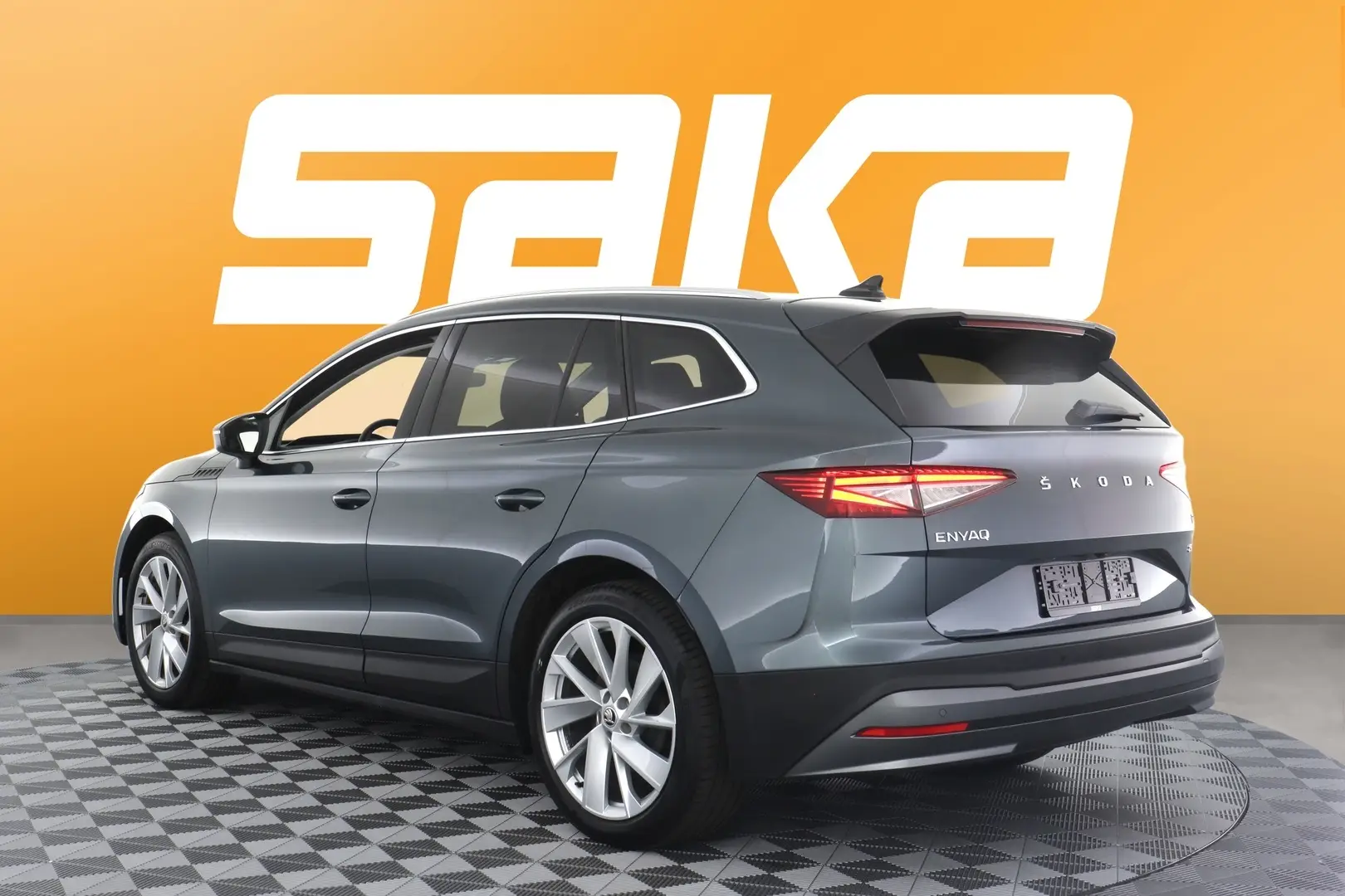 Car Image - 5ZU6b68Dx6qH8kbUcgeGJl