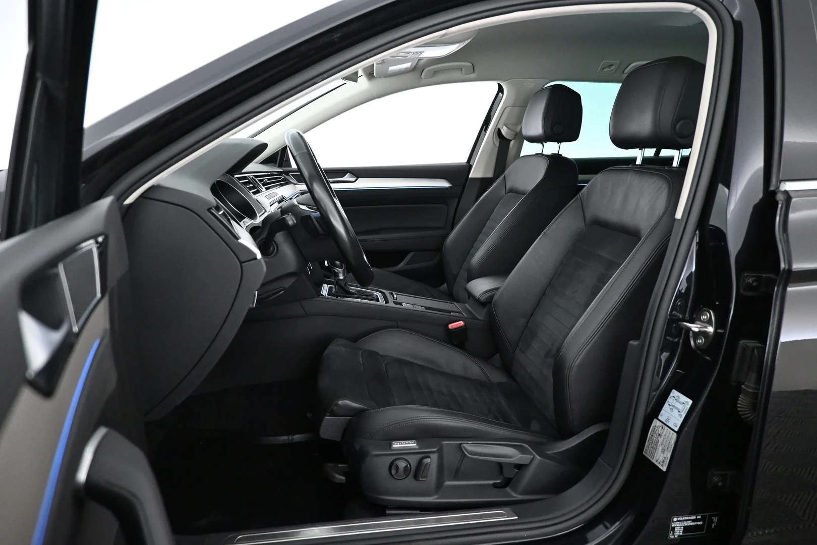 Car Image - elLwDNQamEGFWseukfODH