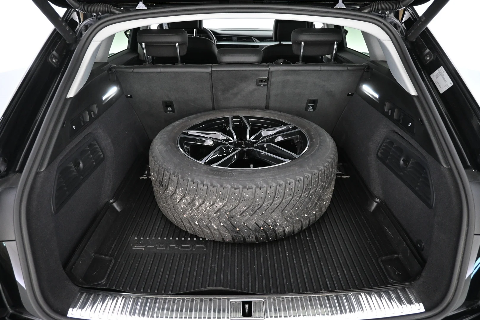 Car Image - 546k7QWMfHoyY9LCmk0hSN