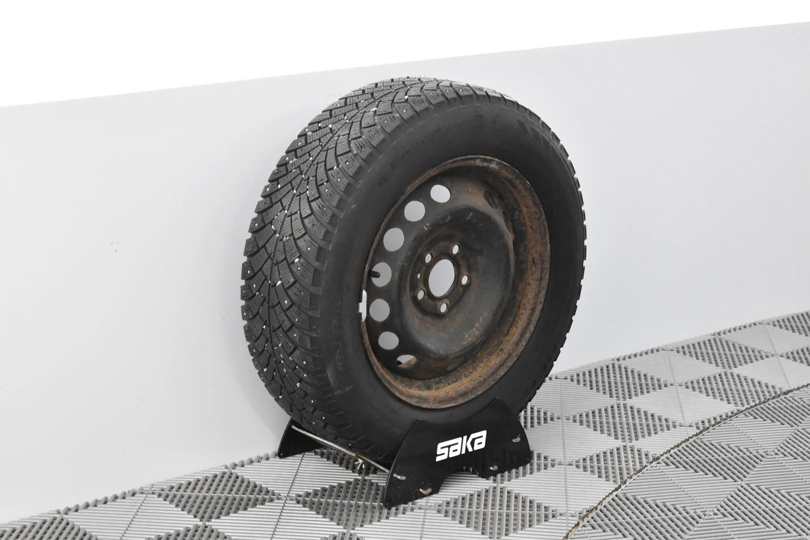 Car Image - 3R5YtsakmGYbUBLJLzfX53