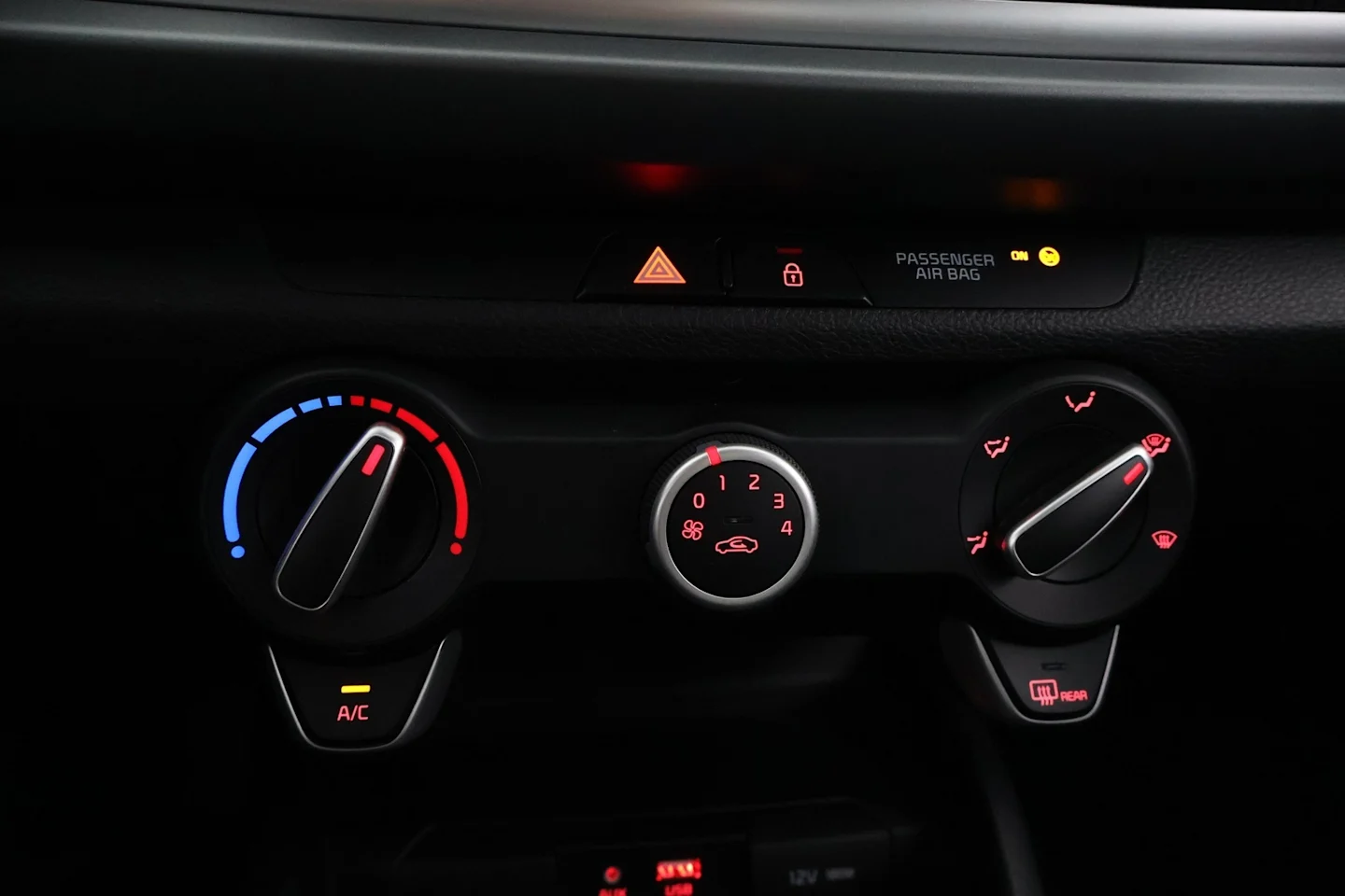 Car Image - 2CvGpHbNGiT4ZfuMV451fn