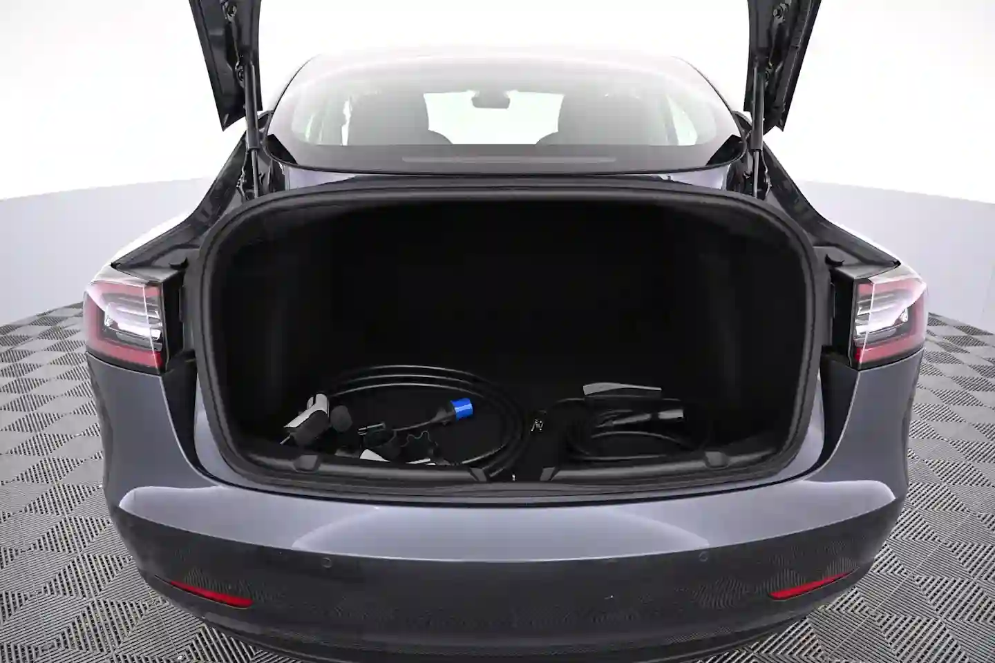 Car Image - 3ZOCRQR4HeSzL4aoiyjhN6