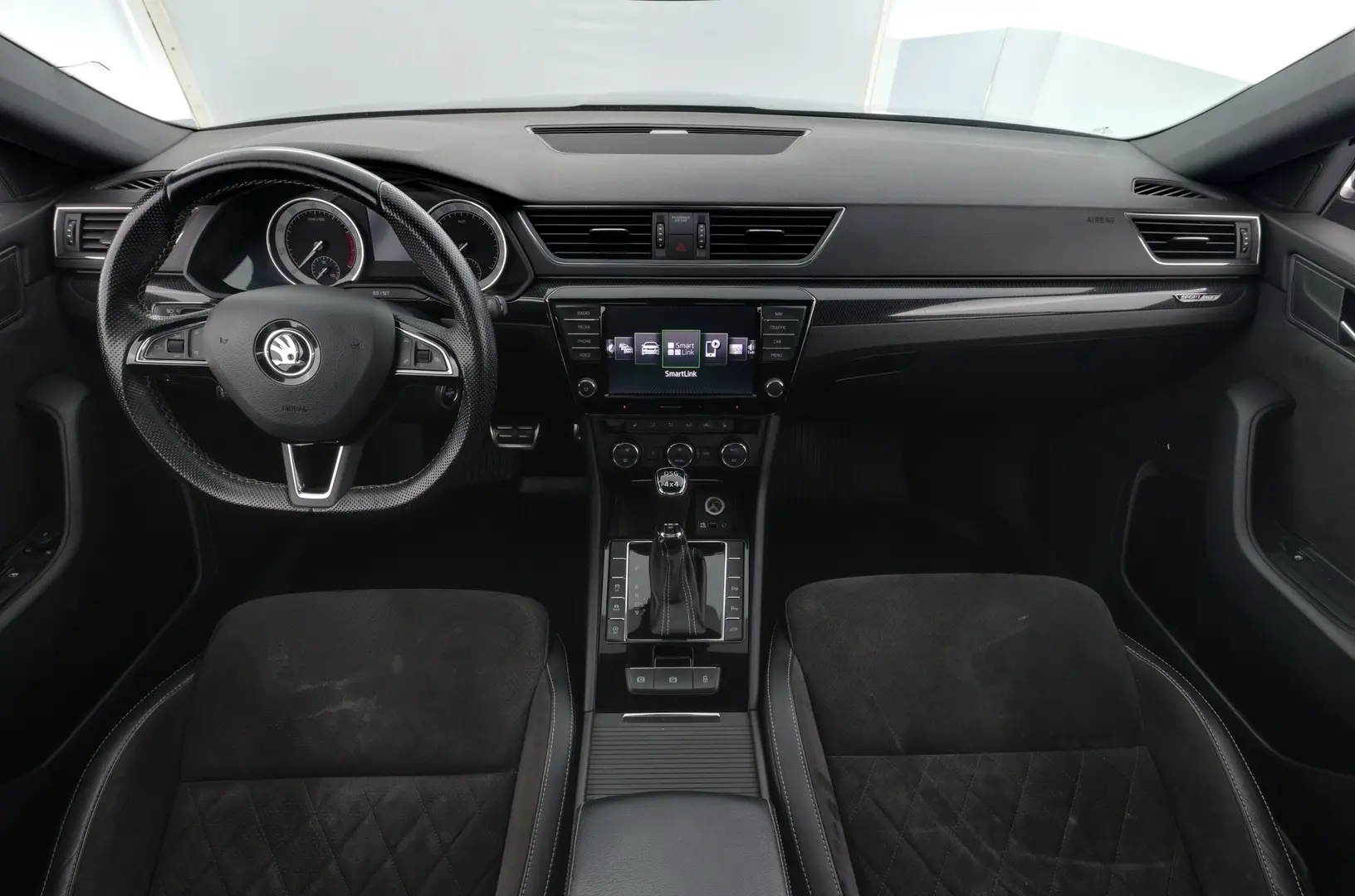 Car Image - 7l7xQnrKvtWh5xEZfl6AOg