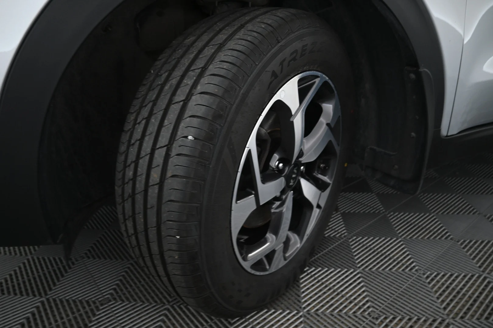 Car Image - 1LZdJTPX2oReWrXpjeiezG