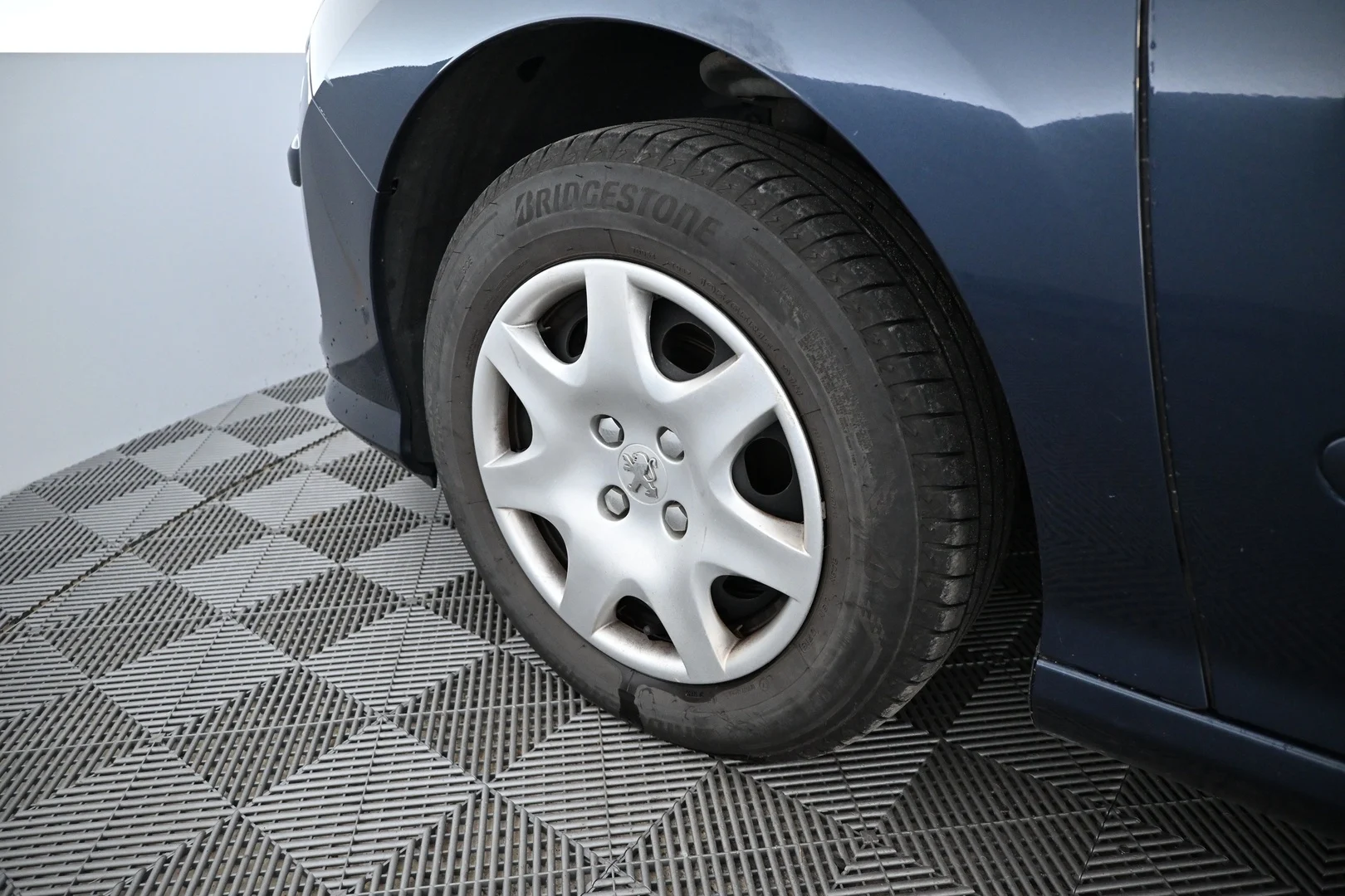 Car Image - UAWamKTKQ601PIKZQXagt