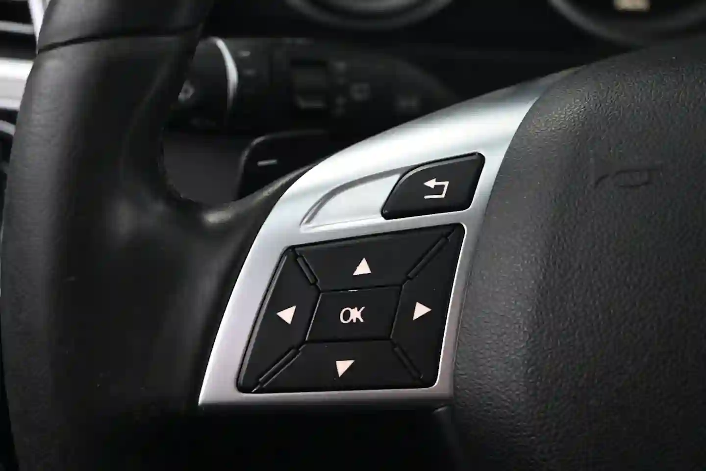Car Image - 3jxwVsvInDtlfmtP40FfhX