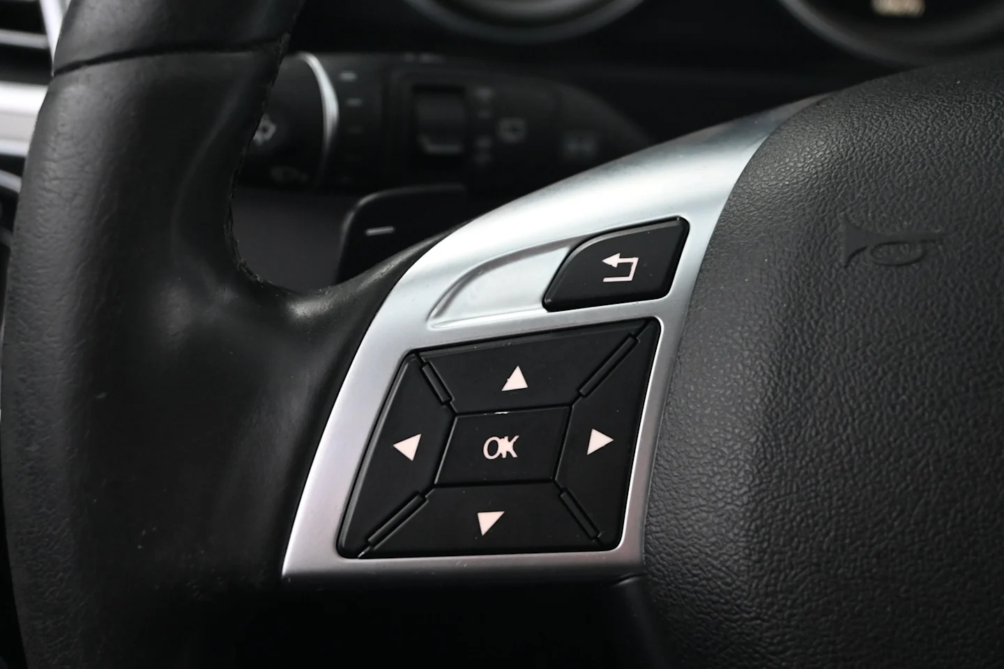Car Image - 3jxwVsvInDtlfmtP40FfhX