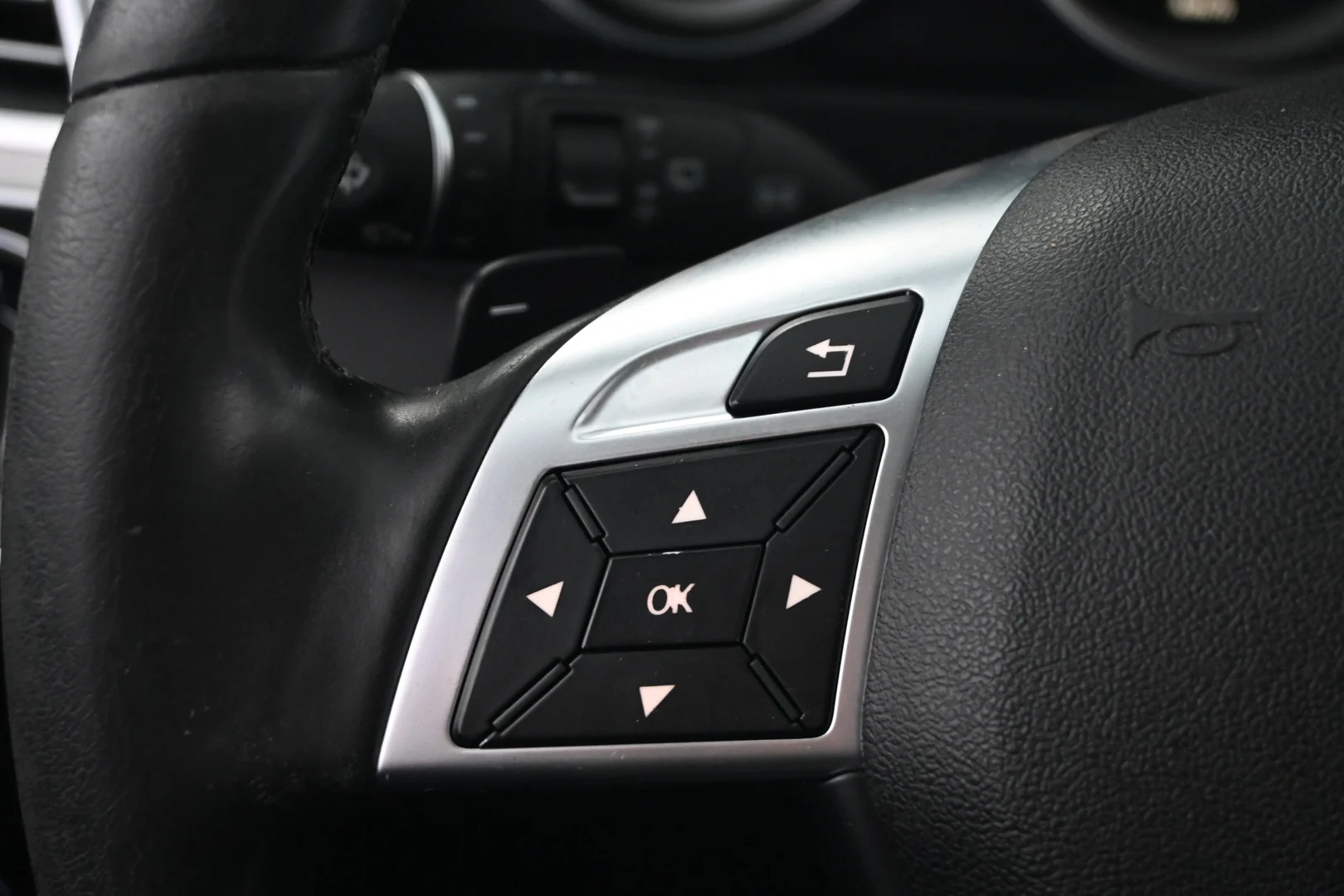Car Image - 3jxwVsvInDtlfmtP40FfhX