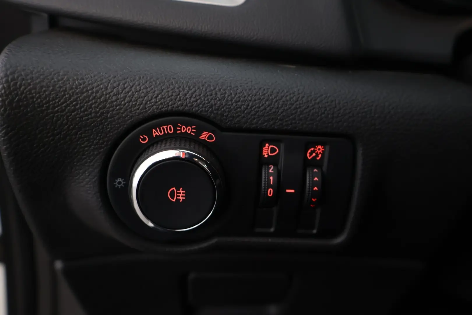 Car Image - 6nDDxuWu3QqptRFcpDgDAZ