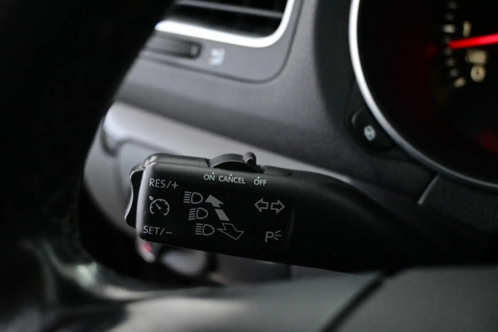 Car Image - 68T5PjglDj43dwq5Tocz7D