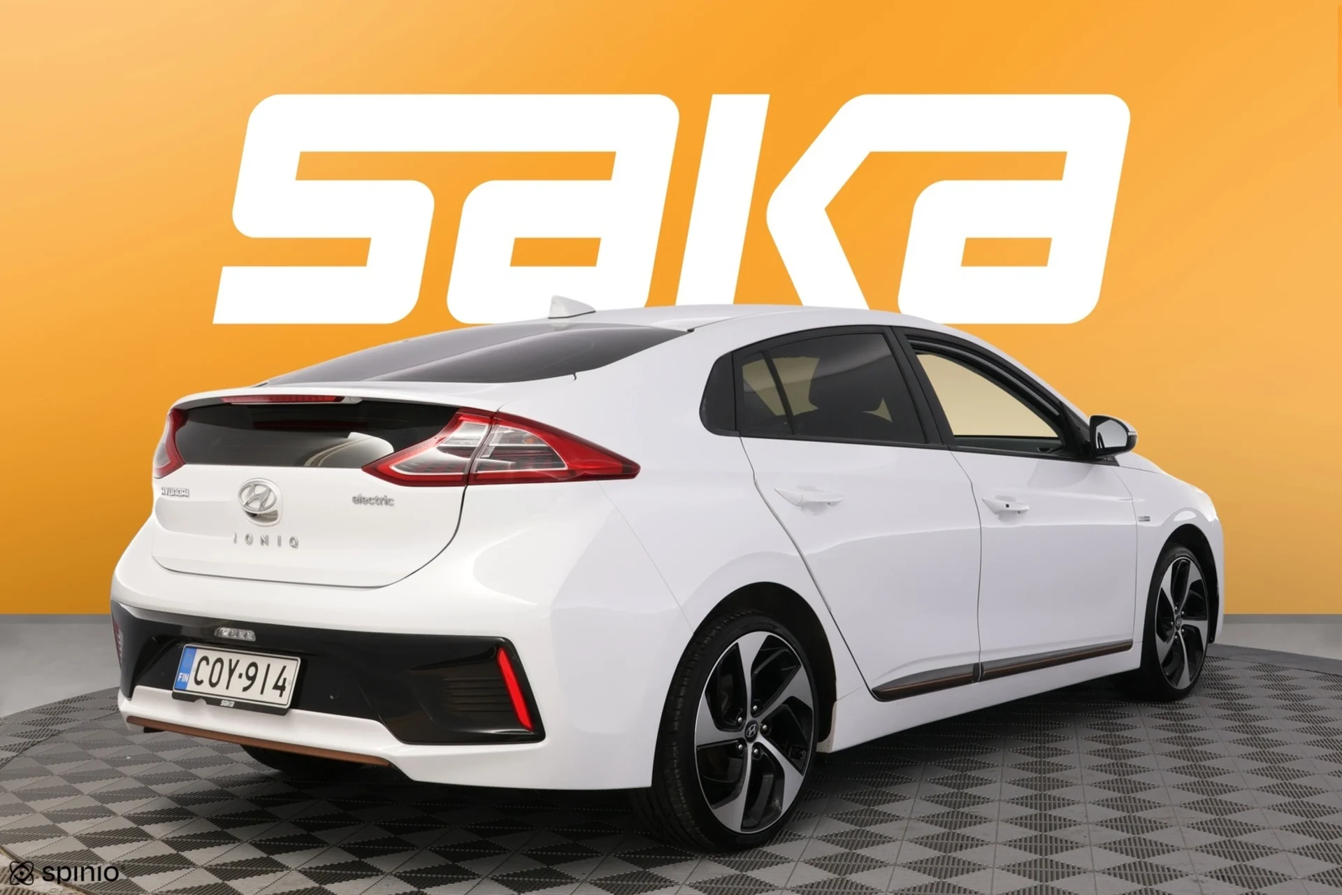 Car Image - eacp2xgaY5VYMUVGg7vHZ