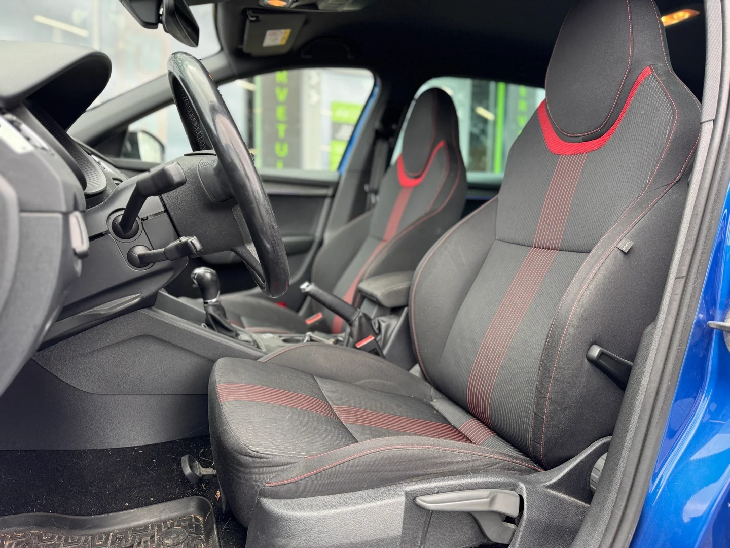 Car Image - 3LoC5xU975nSbJYuhb8rfD