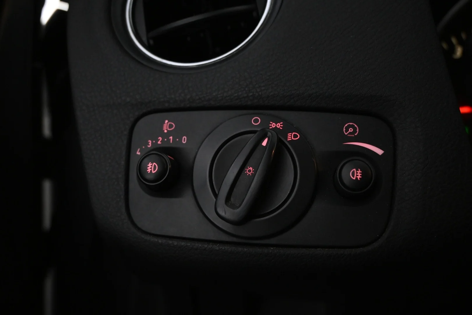 Car Image - 0x85hz1vqkFdM4ani8uyI