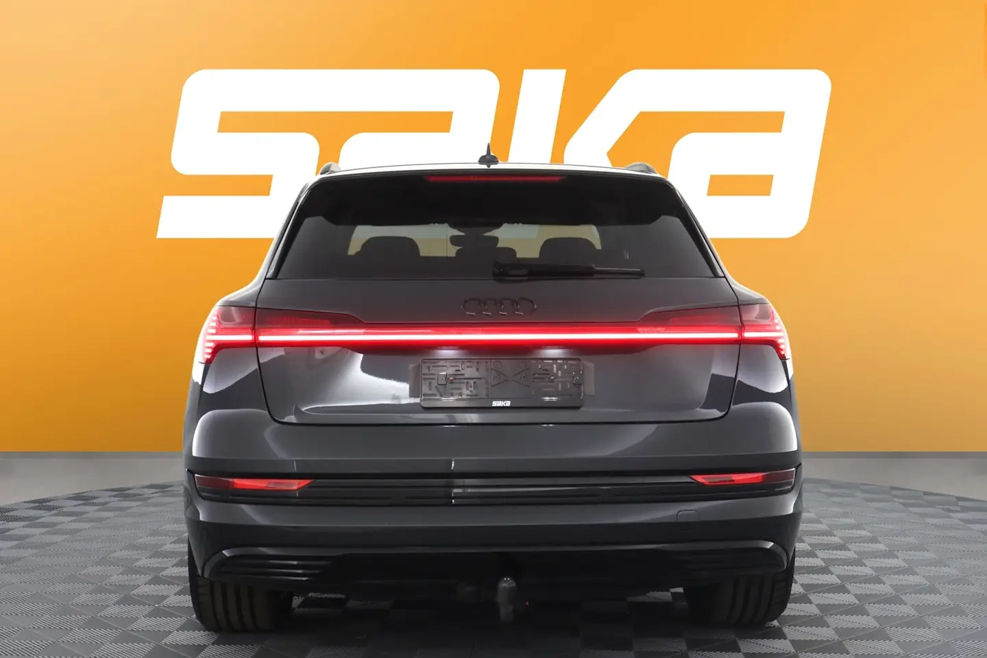 Car Image - 24sD6Bo5vEAe1jEE0vrRfv