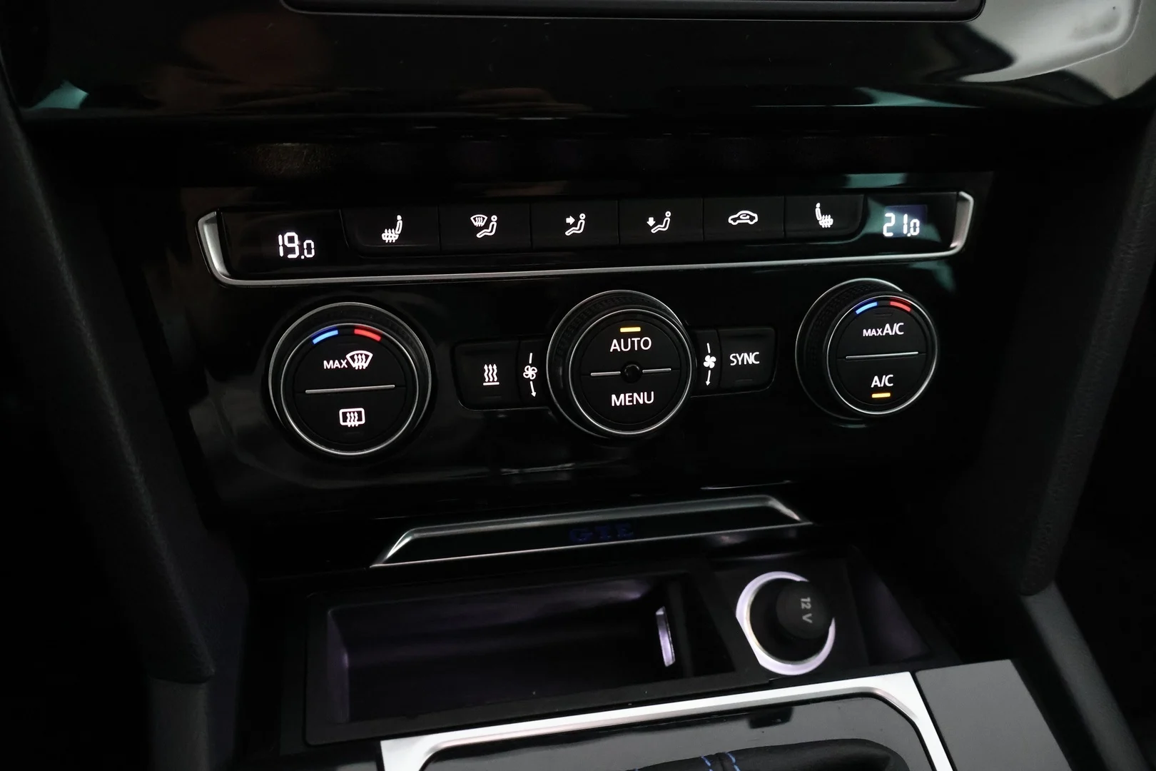 Car Image - 4Fv84qiy65aHX3OS2mg0K3