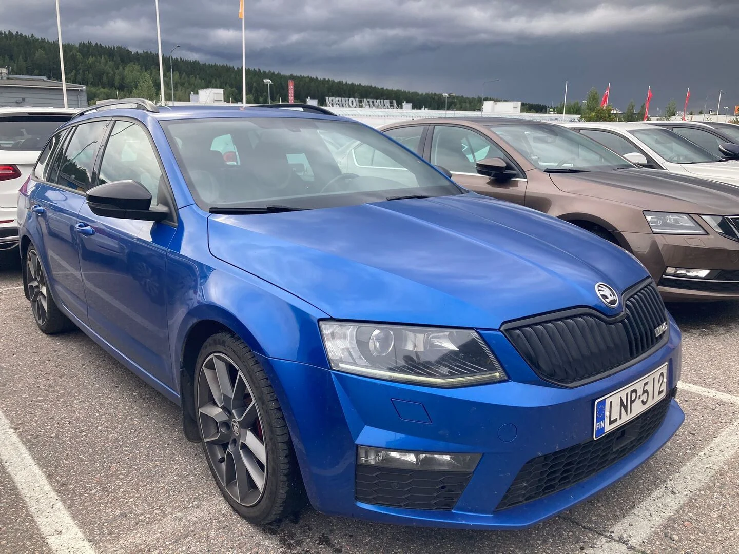 Car Image - 3RPLhLTITcuovht4F8HctO