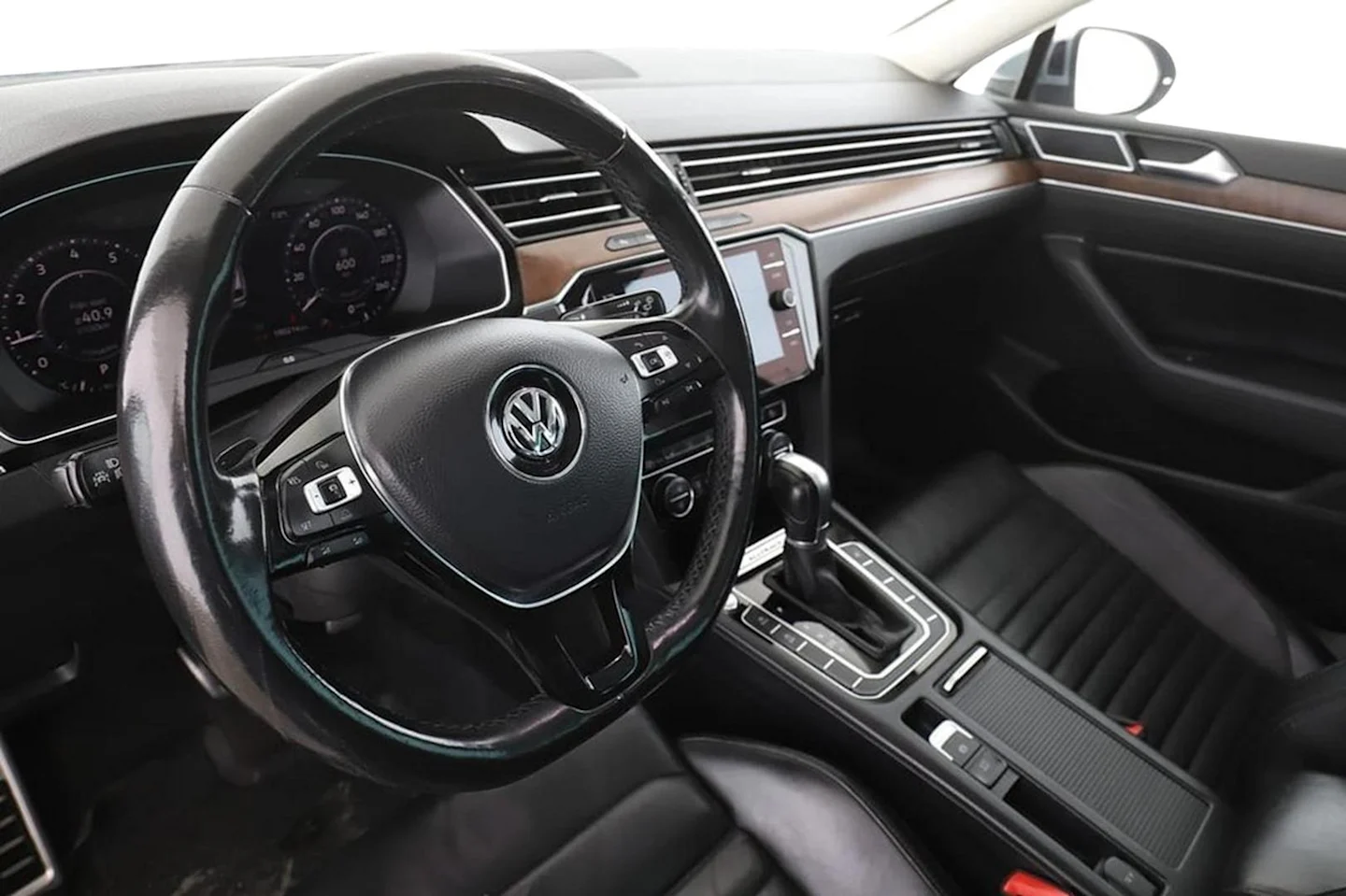 Car Image - 2s6JnT9Dur8BiuFmVDrloA