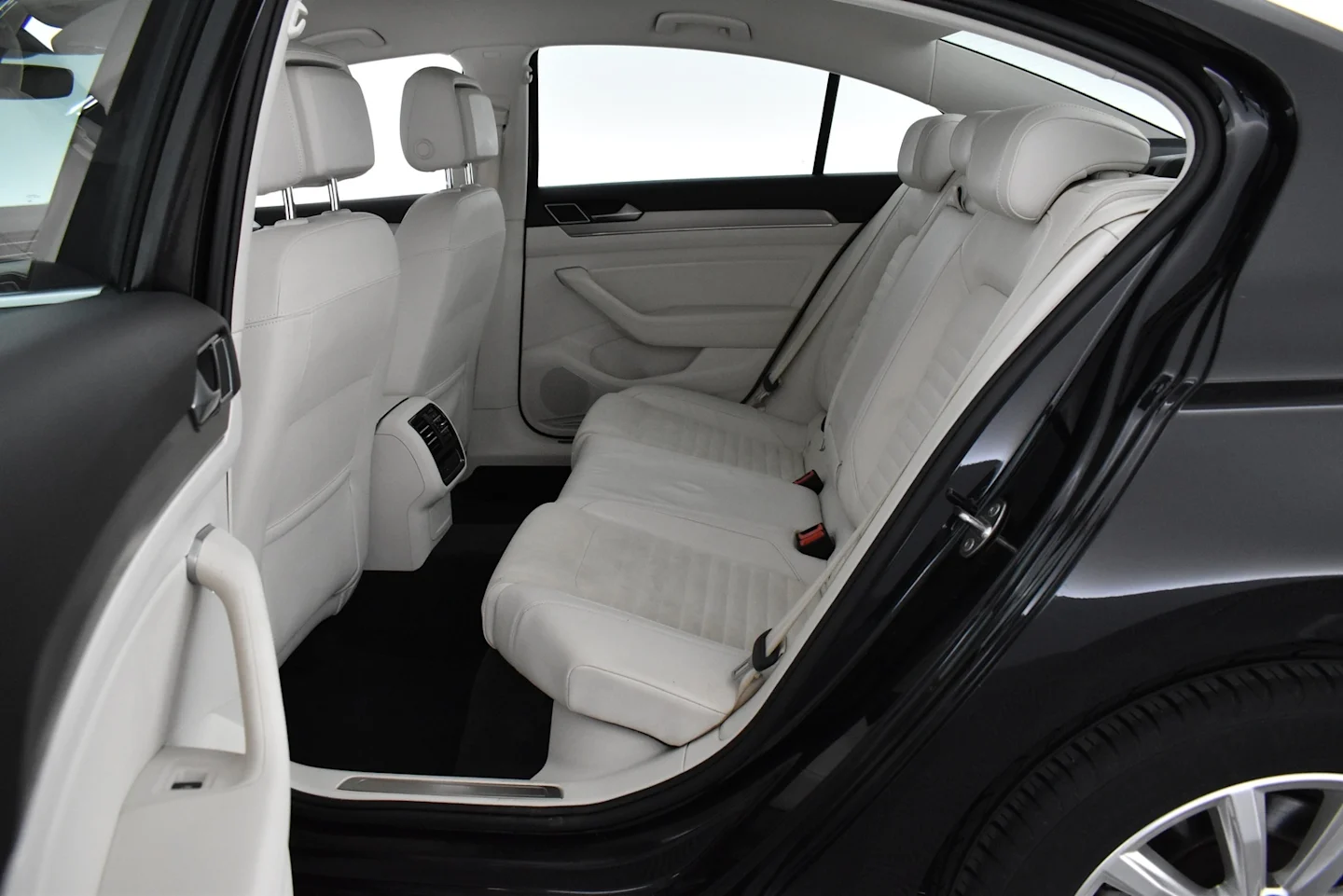 Car Image - 2WUqjJxNvNTb2IpkZjJCW4