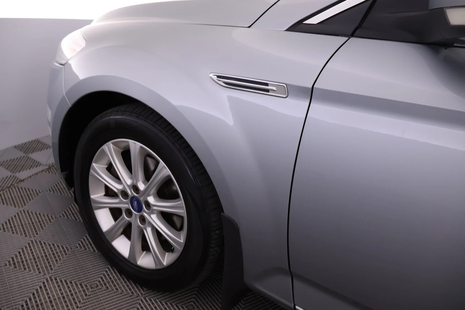 Car Image - vXcW9Znu7BZRGoNUyCR7F
