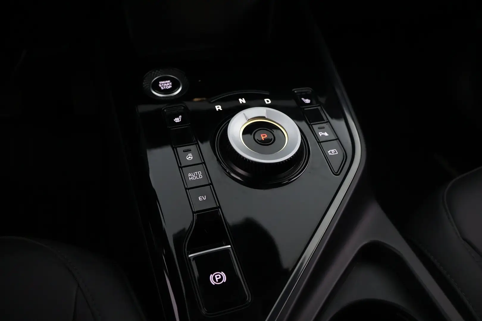 Car Image - 2QgLjPWQxruaf6wF6aLM5o