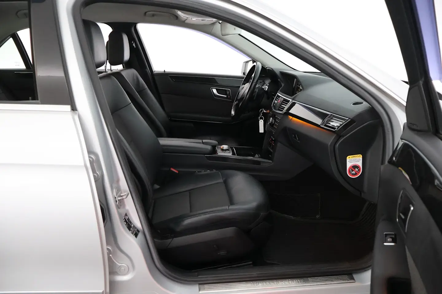 Car Image - 5M5KzdrU7aPhcvEv6EBpM8
