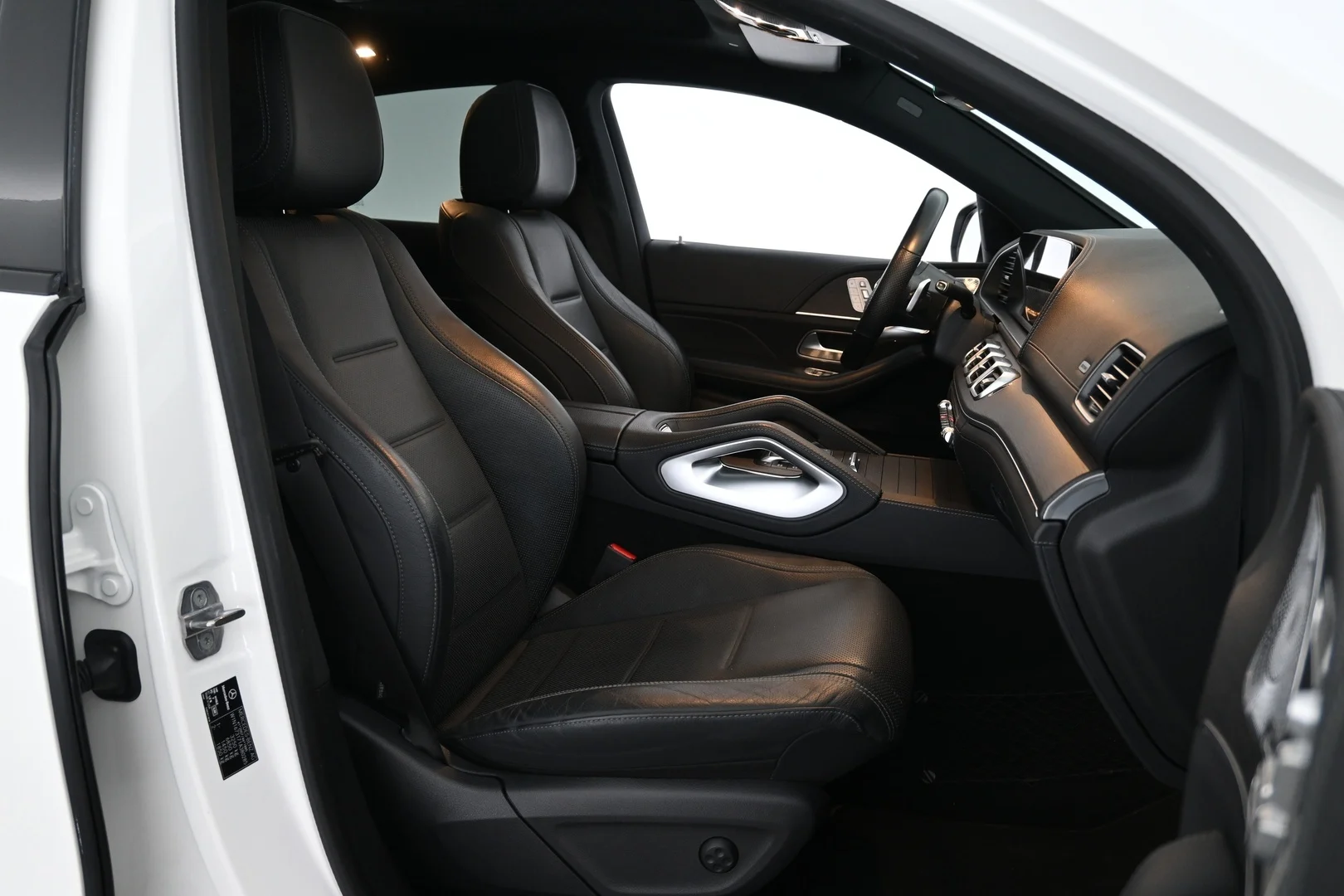 Car Image - 3HtDaynRomIdWp0J8VzfKk
