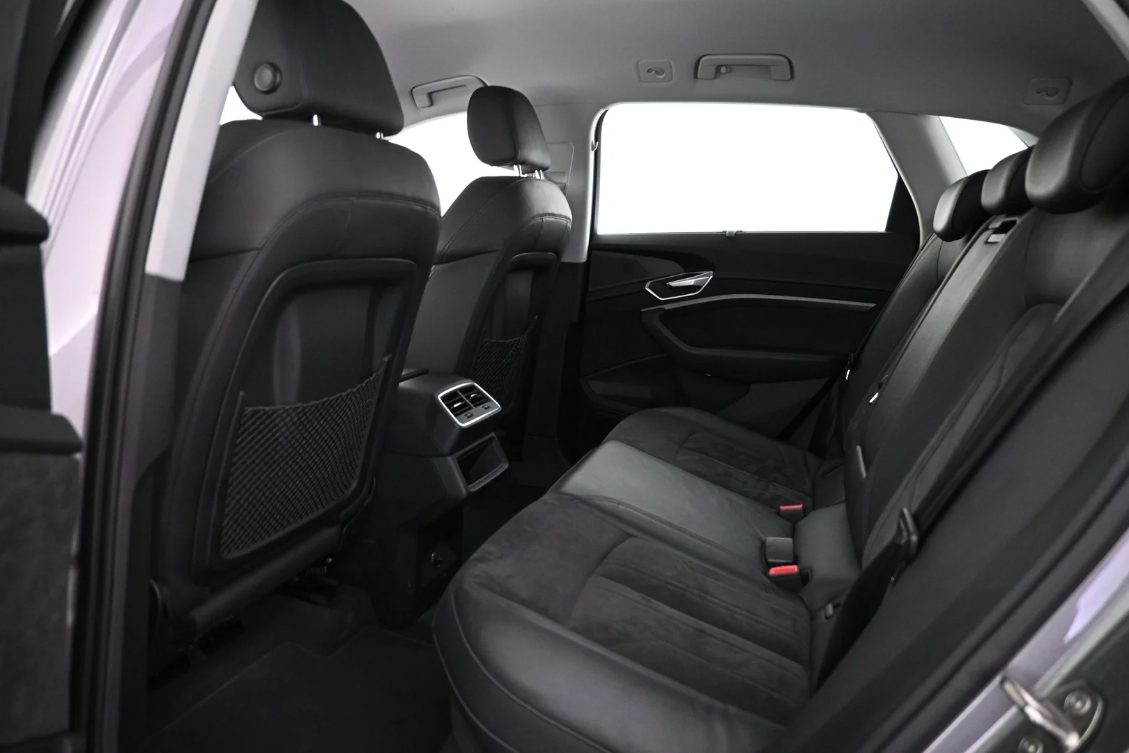 Car Image - 1uDot3mjT0SjnHLdRYlh68