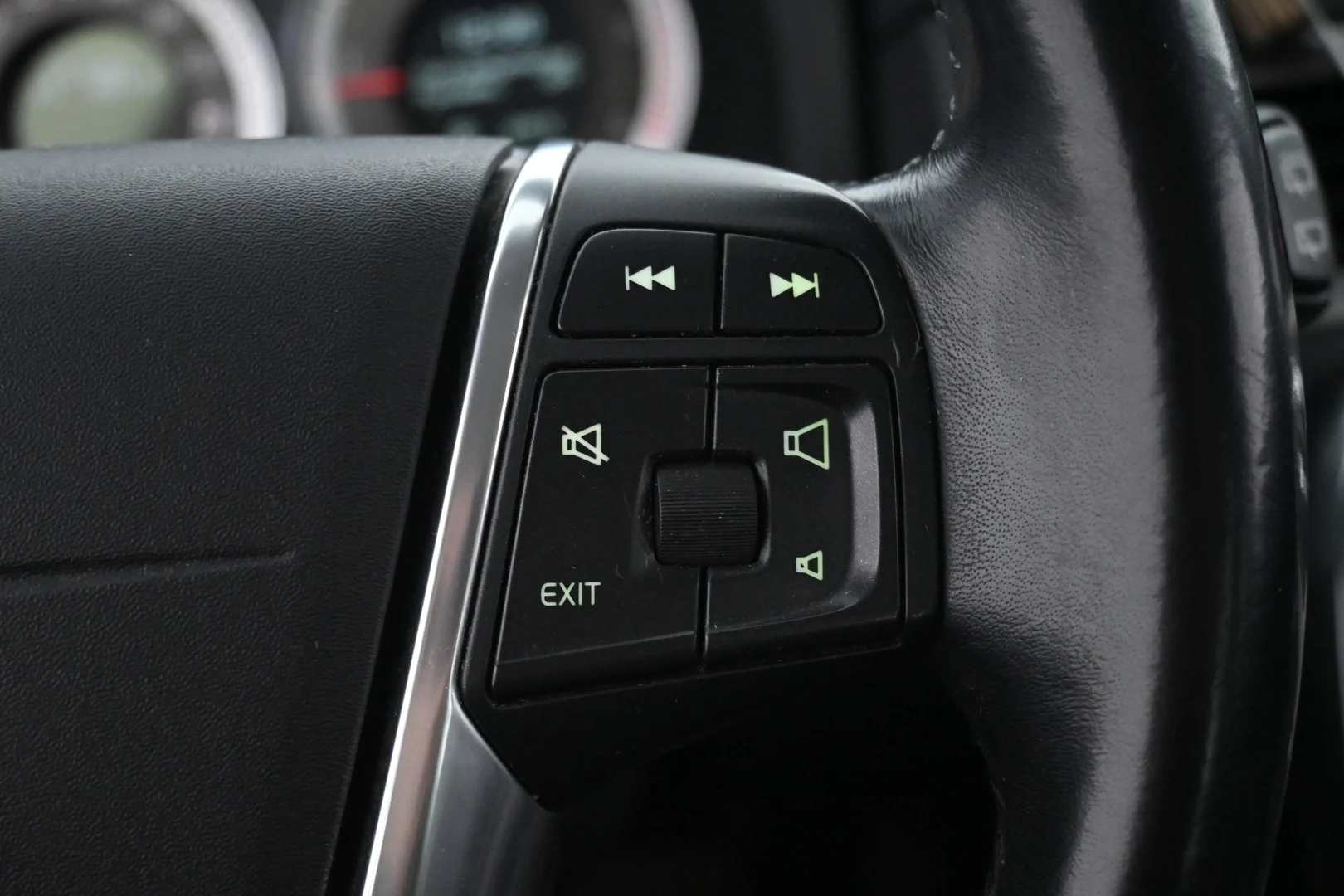 Car Image - 1m2yhTT5Y0sVZon2q8lhL1