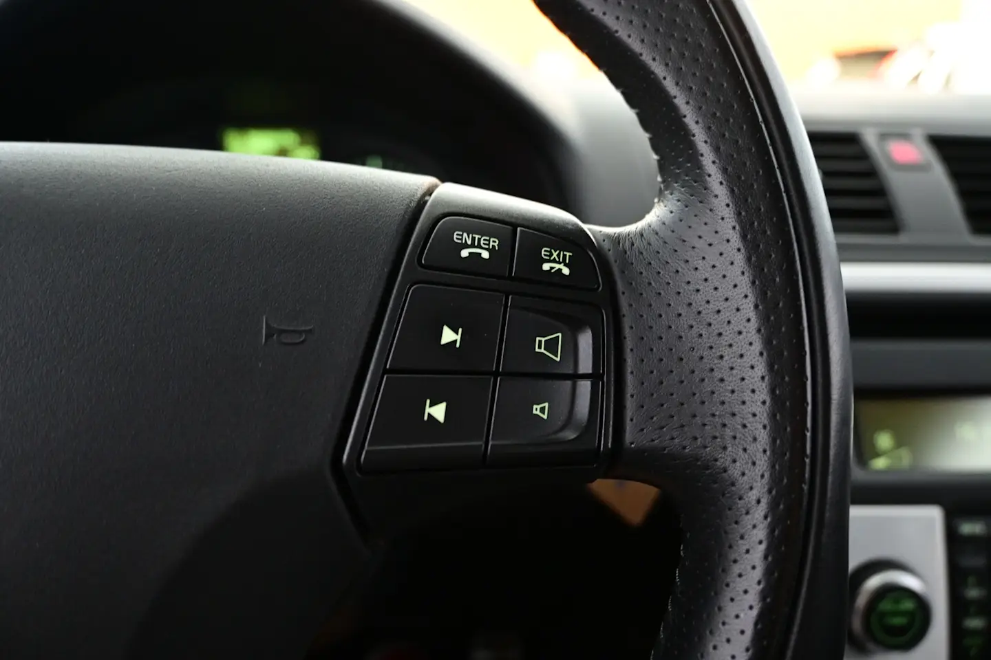 Car Image - 4Ibmovc0jOECYtMgzS9M64