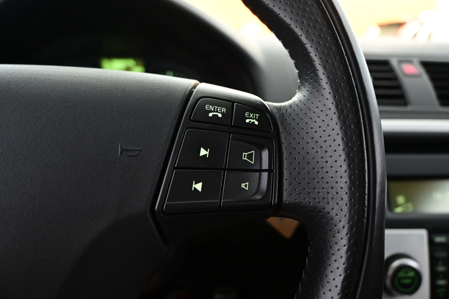 Car Image - 4Ibmovc0jOECYtMgzS9M64