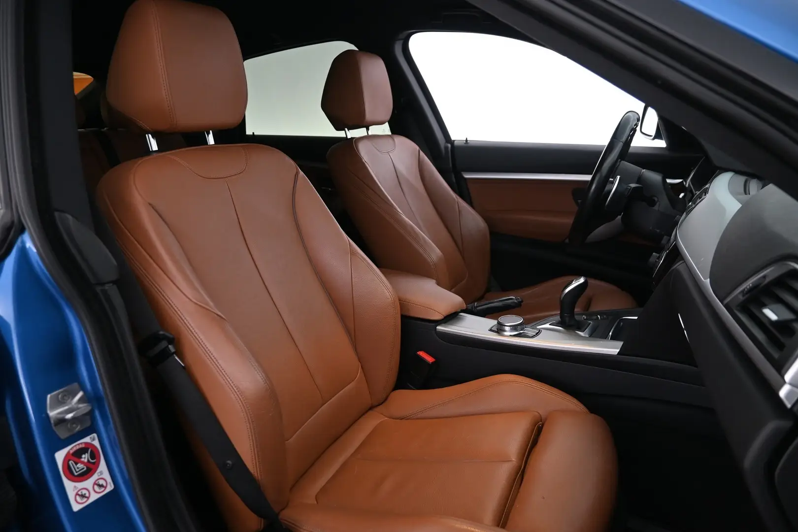 Car Image - 4UMHJvLVISEBicsflklwA2