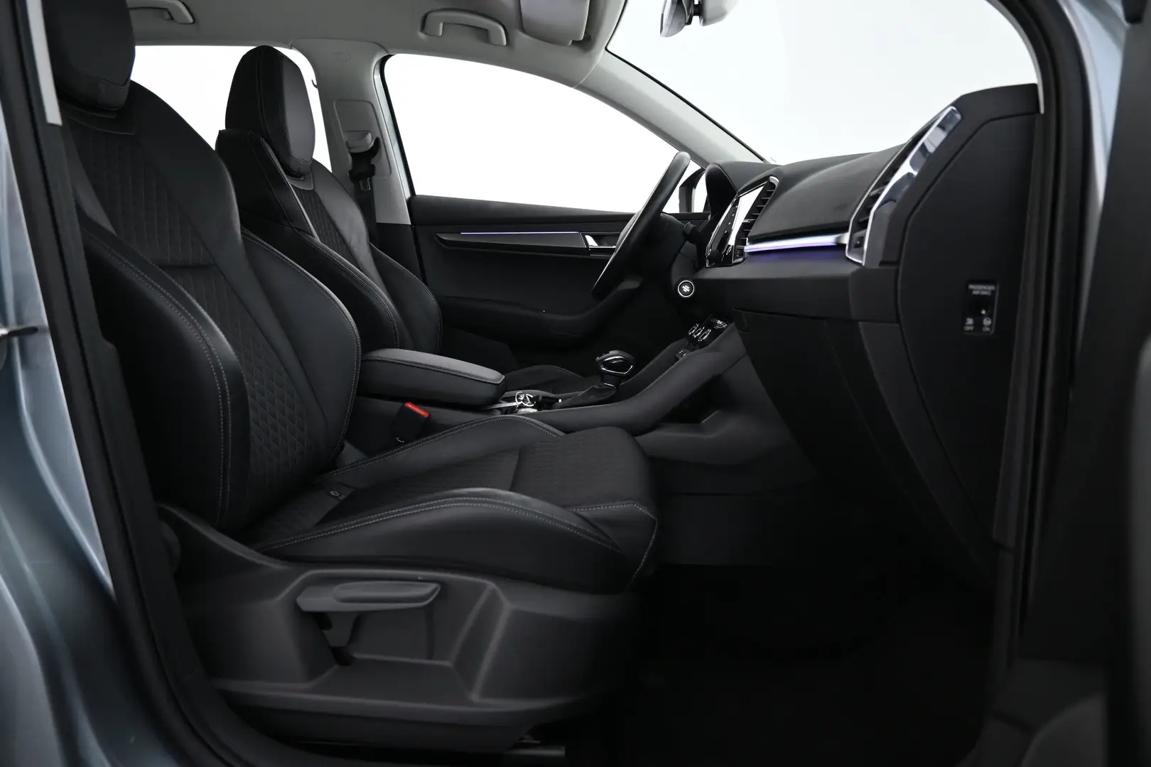 Car Image - 3gdt0Klgt3fzAcRSbKzNHr