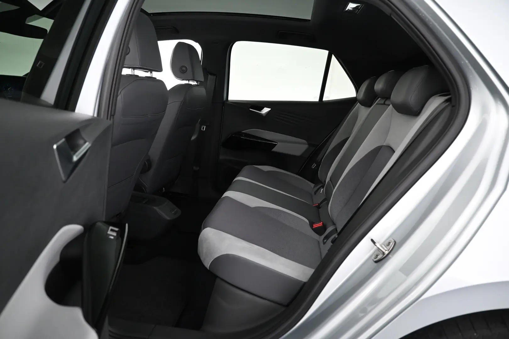 Car Image - 5laV1BSS4erwHSprAGCIpD
