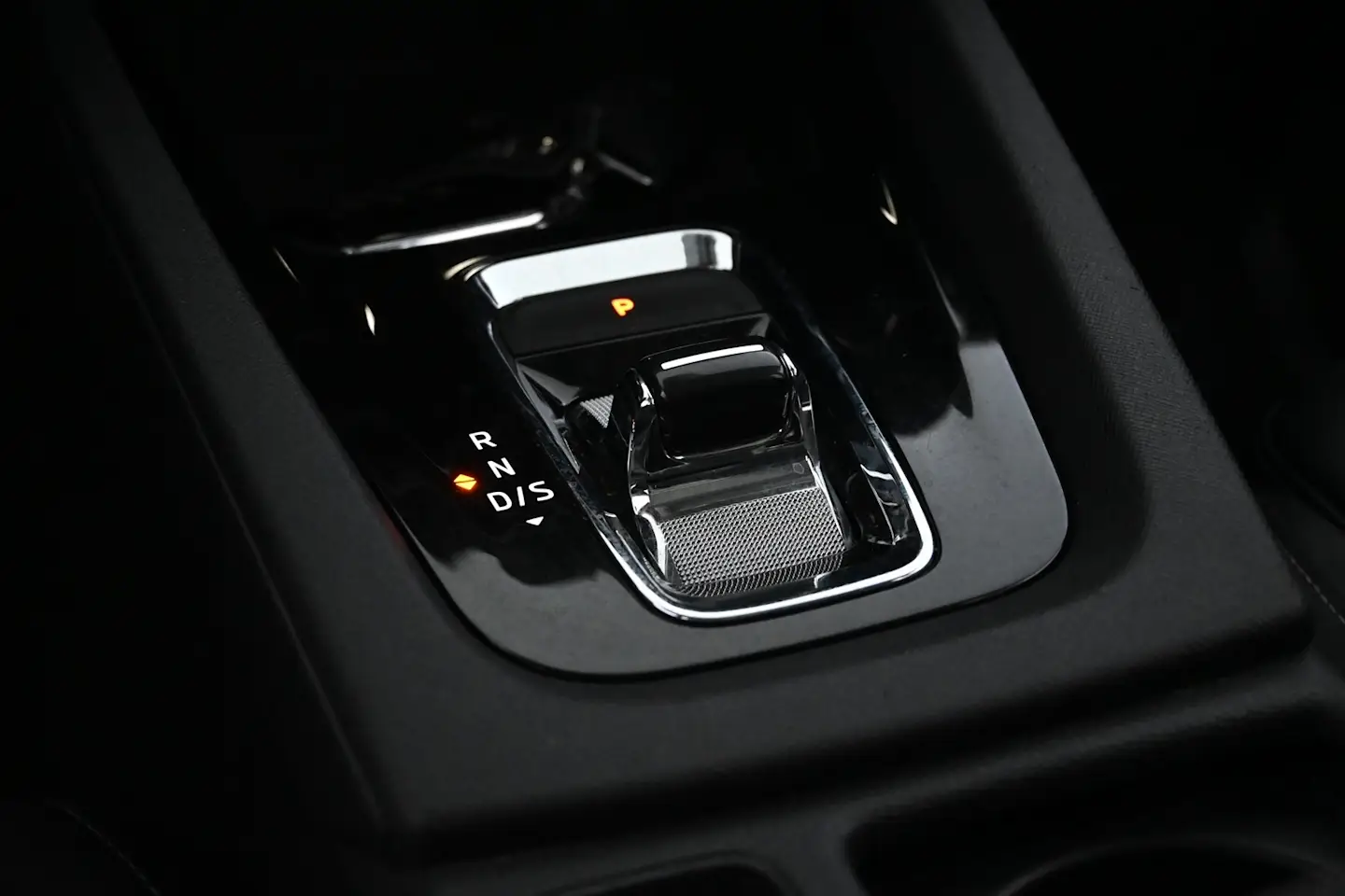 Car Image - 6CYiivnPxrrJjA8Qp4qq6s