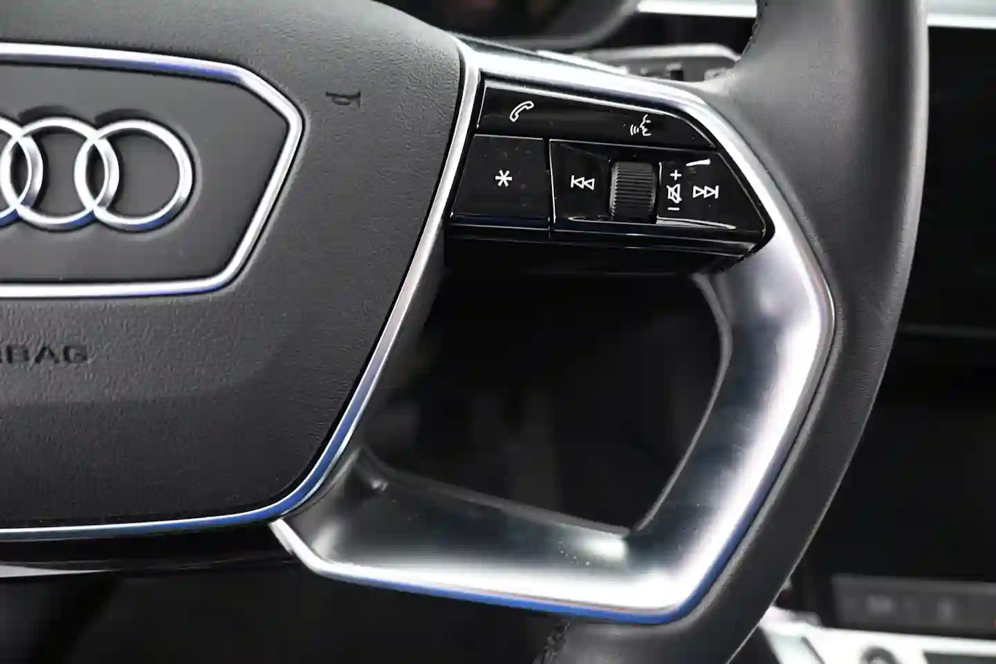 Car Image - 0cIK9AyctBKVLUmVHoLGu