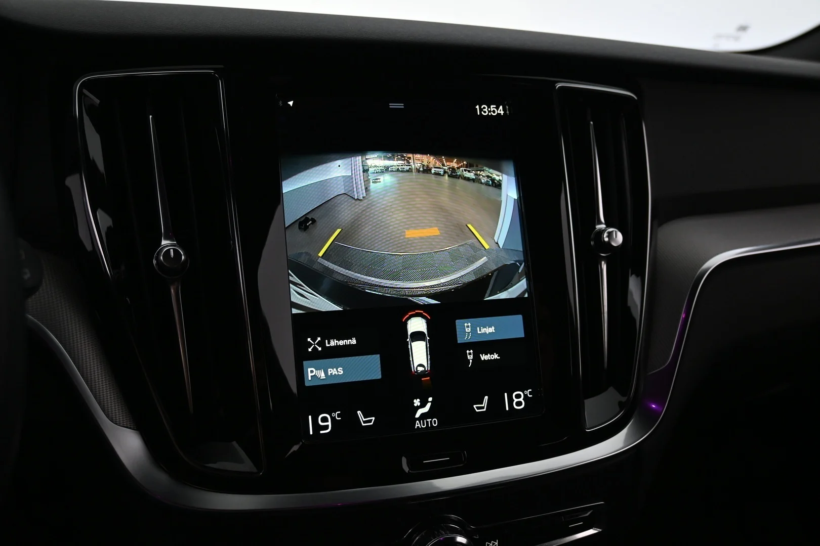 Car Image - 3SVxbfOh7HA7nkTtKdKJWR