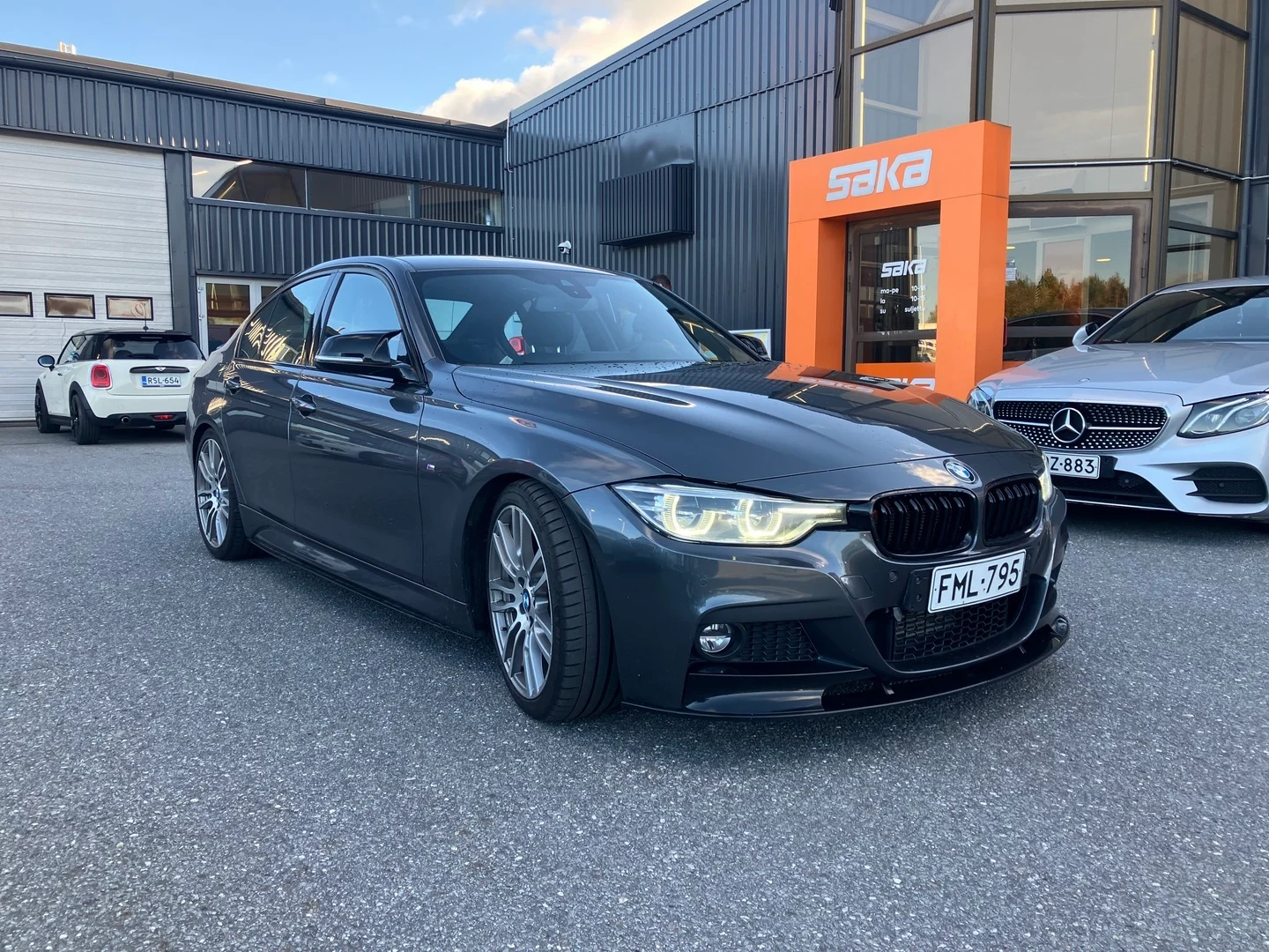 Car Image - oGvfRTphYwahMUUsTsTQ5