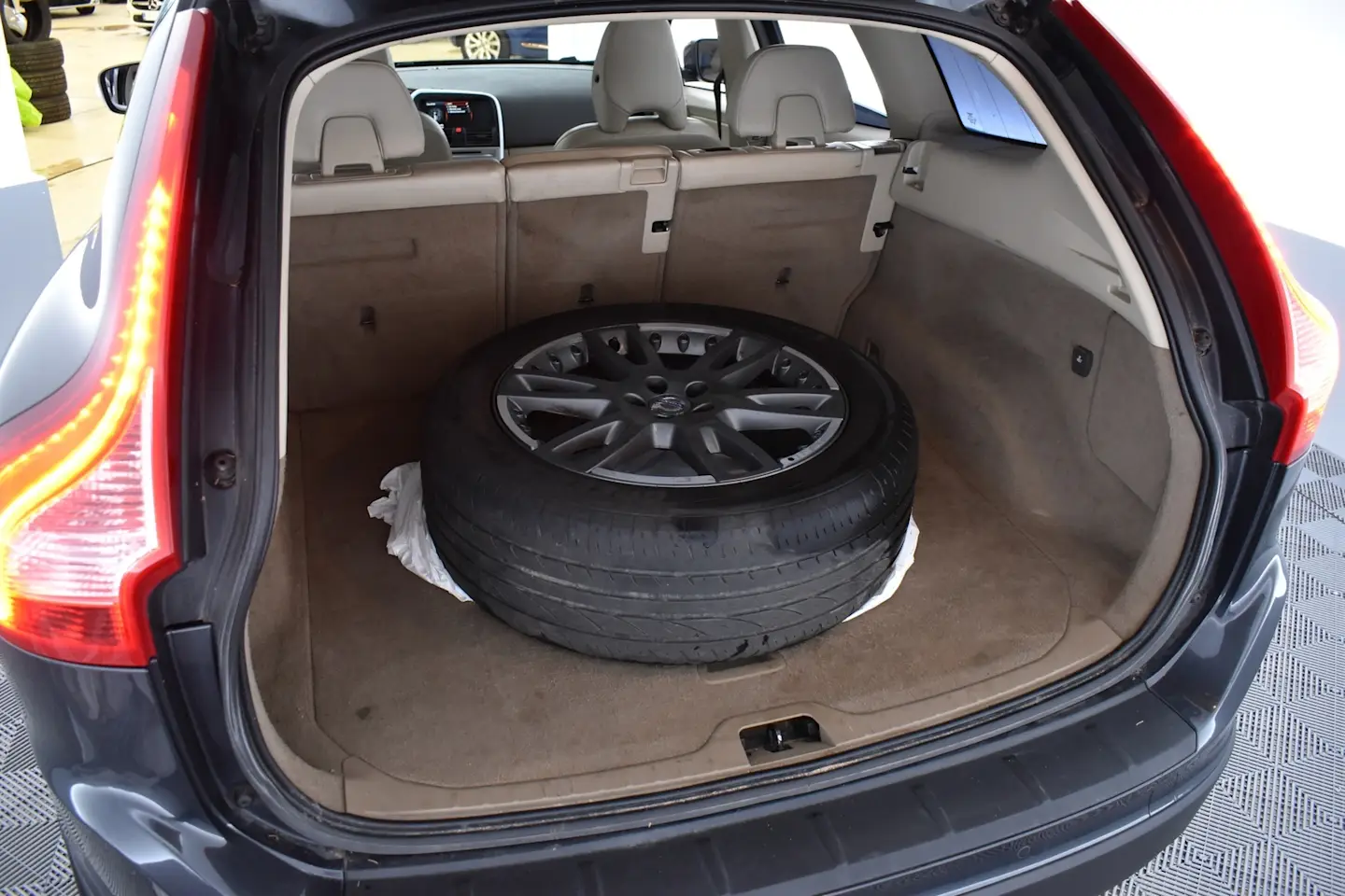 Car Image - PNXtOtMyLDktO8cvxzGrl