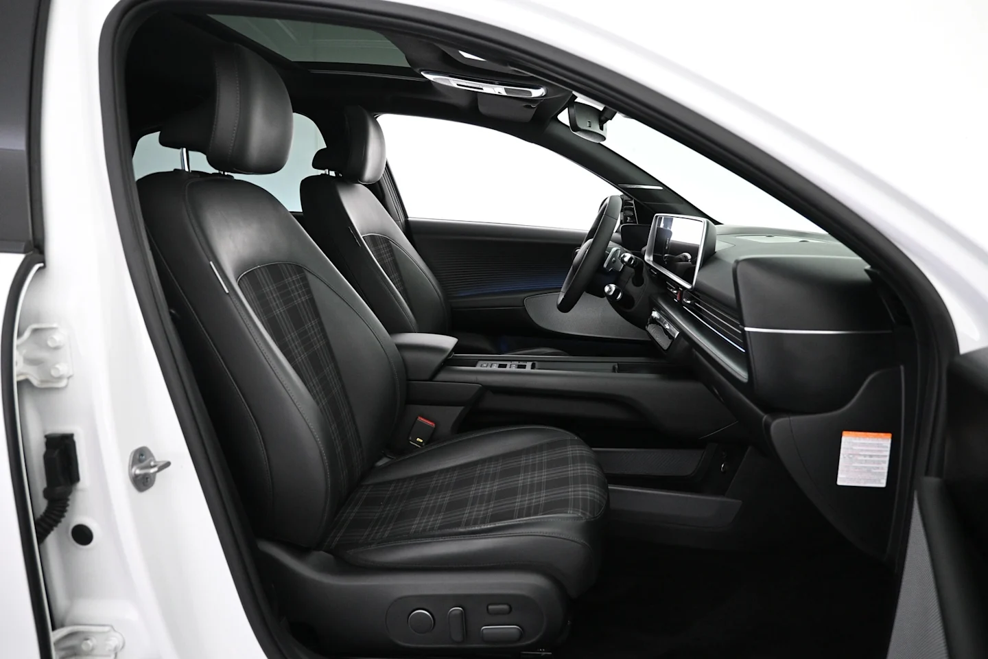 Car Image - 1PGu8Gy6747OYIS9JmRJGT