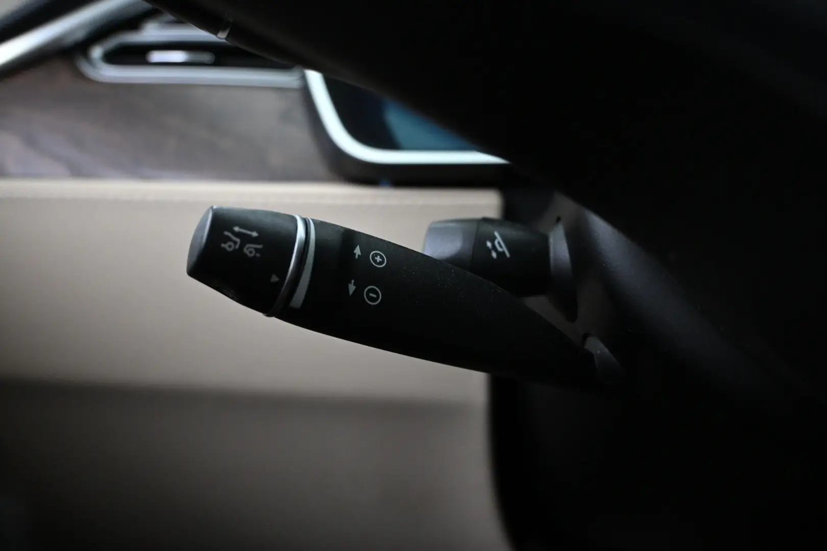 Car Image - 2amc7lCZABIM1BK3JSOo6D