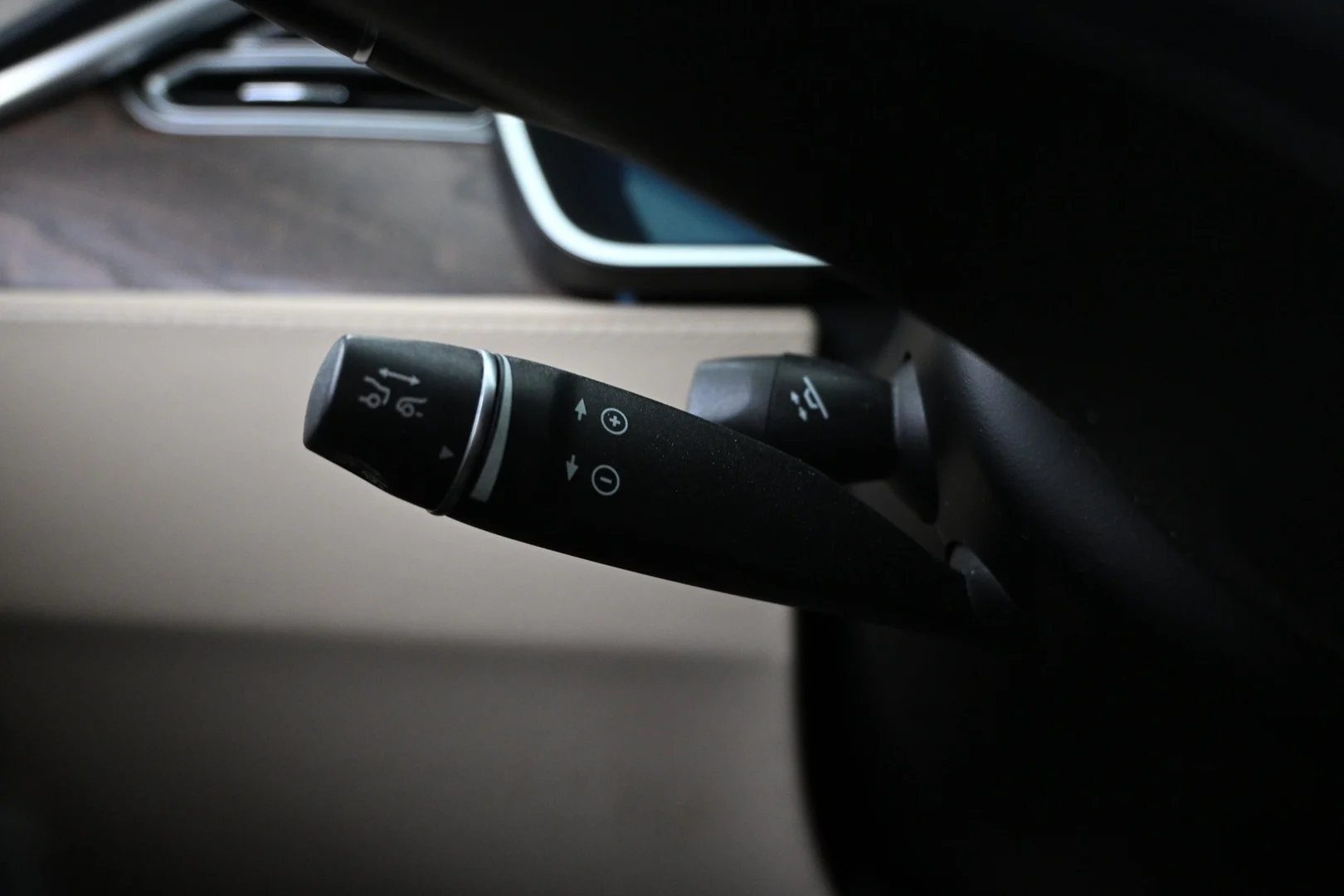 Car Image - 2amc7lCZABIM1BK3JSOo6D